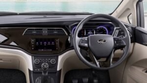 Mahindra Marazzo M6 Plus