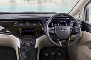 Mahindra Marazzo M6 Plus