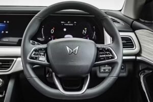 Mahindra XUV700 AX7 6 Str Diesel