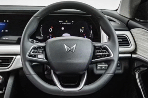 Mahindra XUV700 MX 7Str