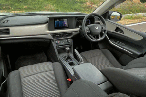 Mahindra XUV700 MX 7Str